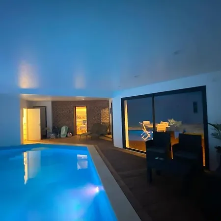 A L Oree Du Bois Piscine Interieure Privee Sans Vis A Vis * Auvilliers