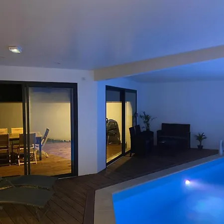 A L Oree Du Bois Piscine Interieure Privee Sans Vis A Vis Auvilliers