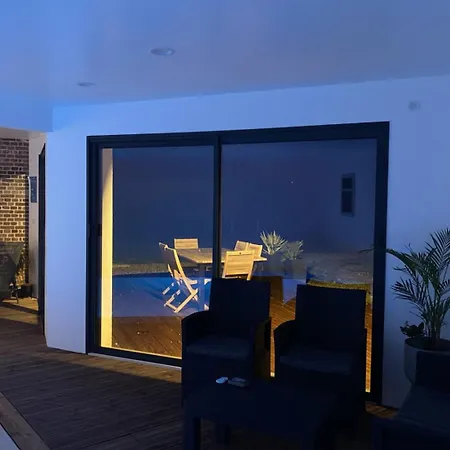 A L Oree Du Bois Piscine Interieure Privee Sans Vis A Vis Ferienhaus *